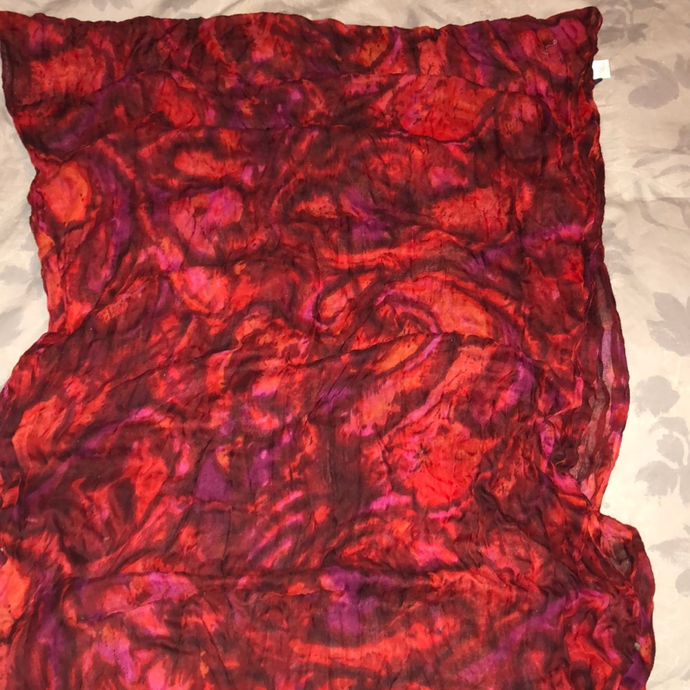 Red patterned loop scarf